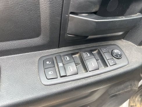 Used 2020 RAM 2500 Tradesman w/ Chrome Appearance Group RWD image 8