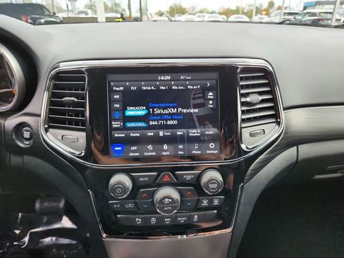 Used 2020 Jeep Grand Cherokee Altitude image 19