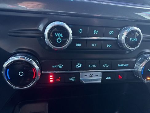 Used 2022 Ford F150 XLT w/ Equipment Group 302A High image 17