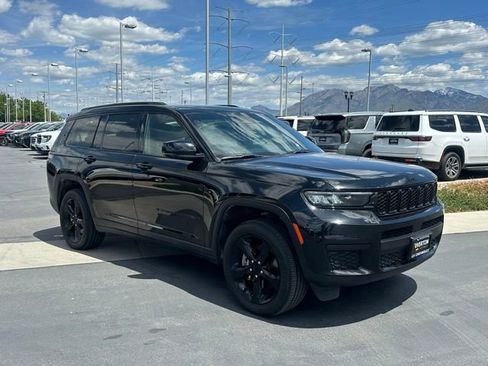 Used 2024 Jeep Grand Cherokee L Altitude AWD/4WD image 28