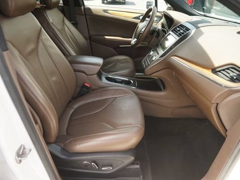 Used 2016 Lincoln MKC Reserve w/ Lincoln MKC Climate Package FWD image 19