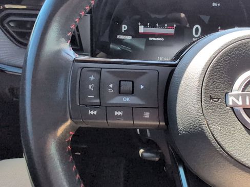 Used 2025 Nissan Kicks SR AWD/4WD image 10