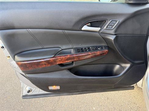 Used 2010 Honda Crosstour EX-L image 23