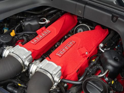Used 2016 Ferrari California T RWD image 41