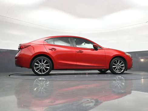 Used 2018 MAZDA MAZDA3 Touring FWD image 26