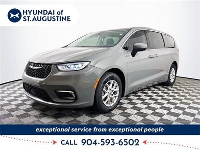 Used 2023 Chrysler Pacifica Touring-L