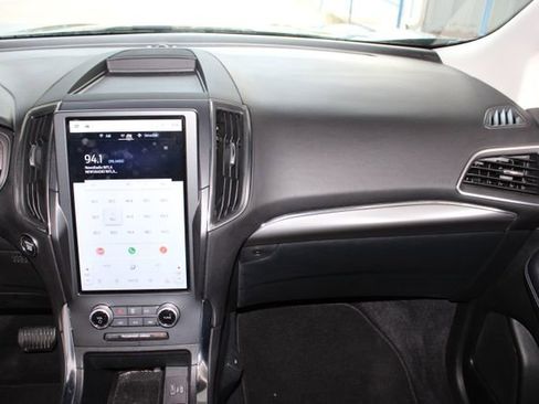 Used 2024 Ford Edge Titanium AWD/4WD image 23