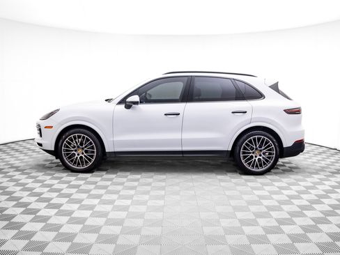 Certified 2023 Porsche Cayenne S Platinum AWD/4WD image 2