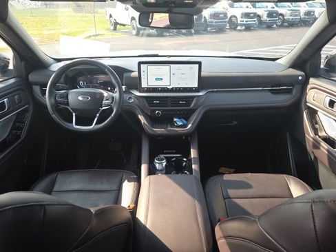 Used 2025 Ford Explorer Platinum w/ LUX Leather Package AWD/4WD image 23