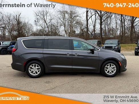 Used 2017 Chrysler Pacifica Touring Plus w/ Security Group image 20