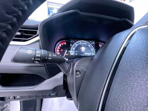 Used 2025 Toyota RAV4 XLE Premium FWD image 18