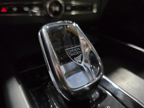 Used 2021 Volvo XC60 T8 Inscription Expression image 25