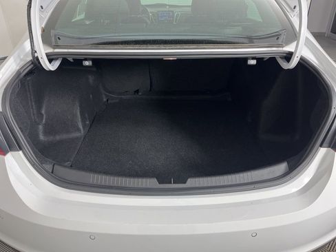 Used 2024 Chevrolet Malibu LT FWD image 10