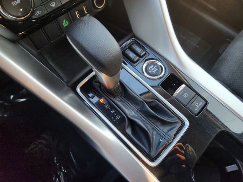 Used 2024 Mitsubishi Eclipse Cross SE image 21