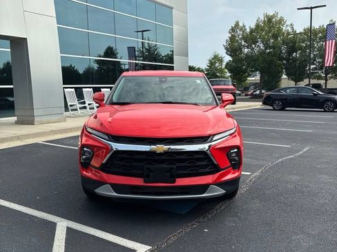 Used 2024 Chevrolet Blazer LT FWD image 2