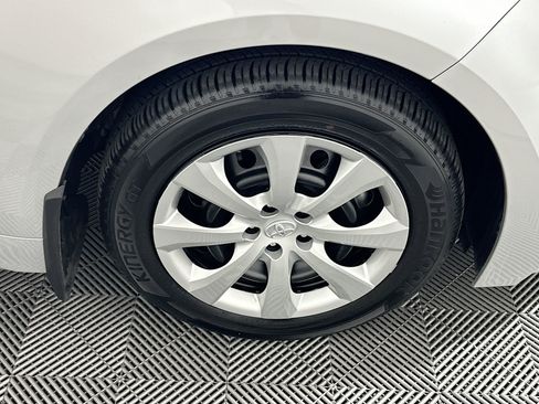 Used 2025 Toyota Corolla LE FWD image 14