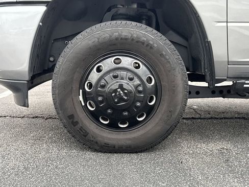 Used 2024 RAM 3500 Big Horn w/ Night Edition image 9