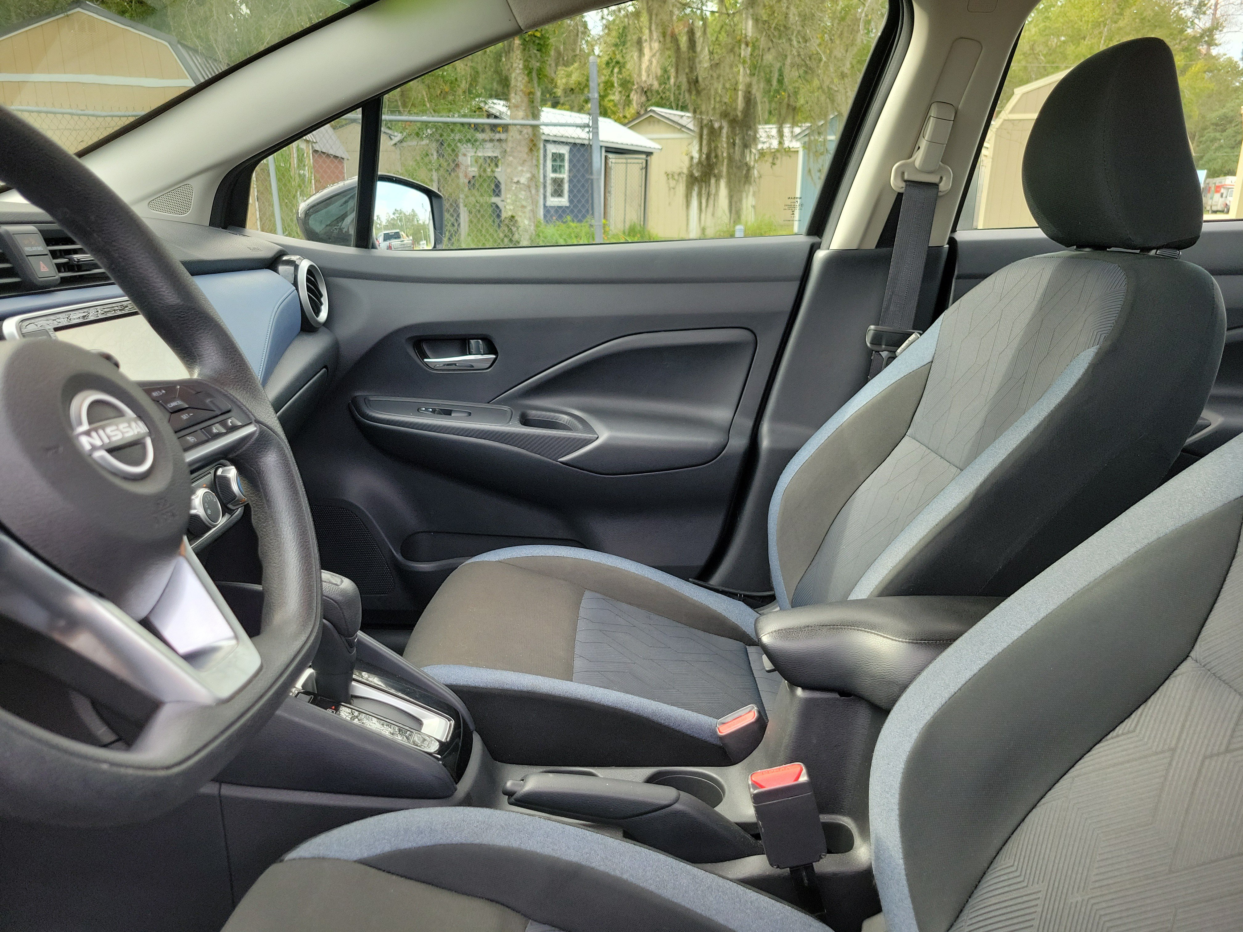 Used 2024 Nissan Versa SV FWD image 9