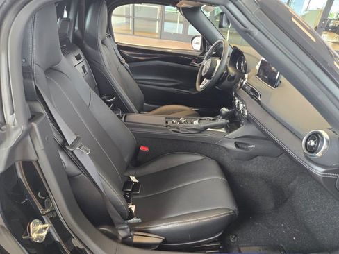 Used 2025 MAZDA MX-5 Miata Grand Touring RWD image 4