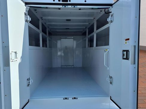 Used 2024 Ford Transit 250 image 10