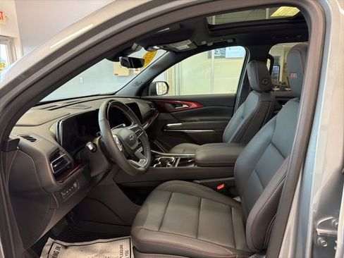 Used 2025 Chevrolet Traverse Z71 w/ Enhanced Driving Package AWD/4WD image 15