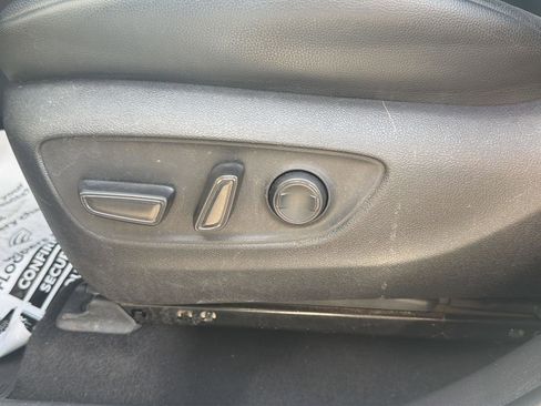 Used 2022 Toyota Highlander XLE image 12