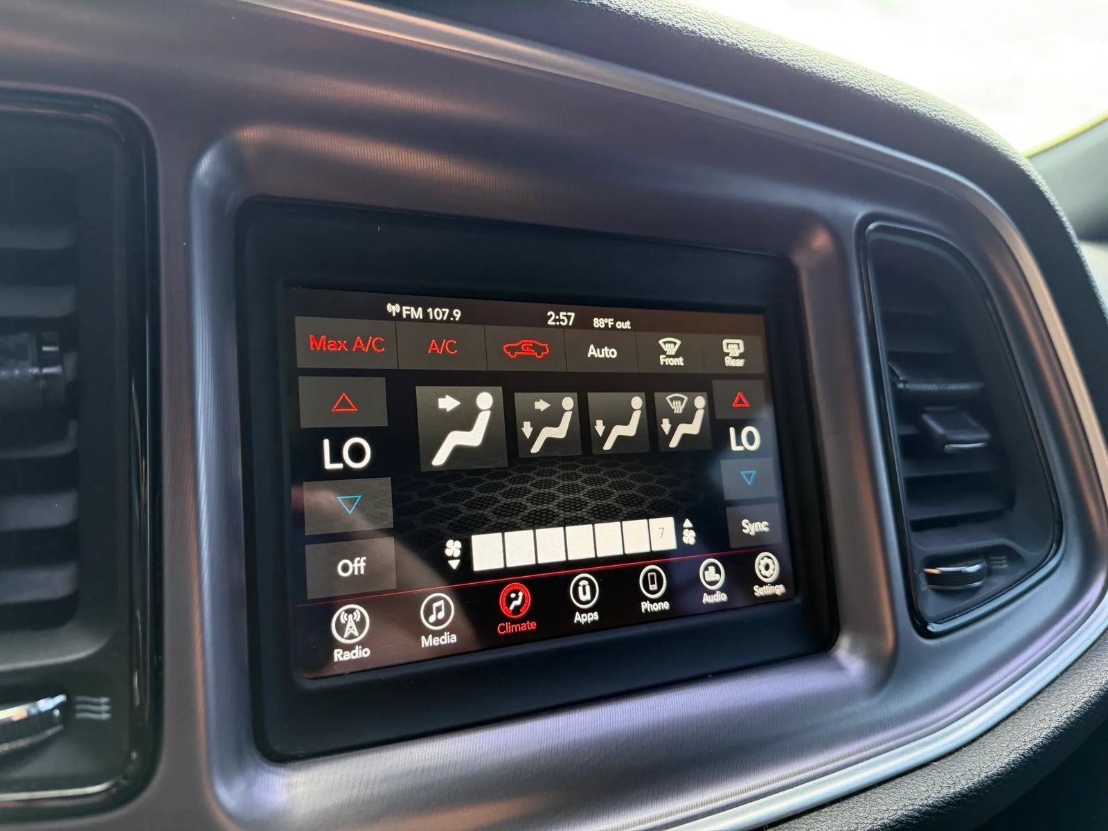 Used 2019 Dodge Challenger R/T RWD image 17