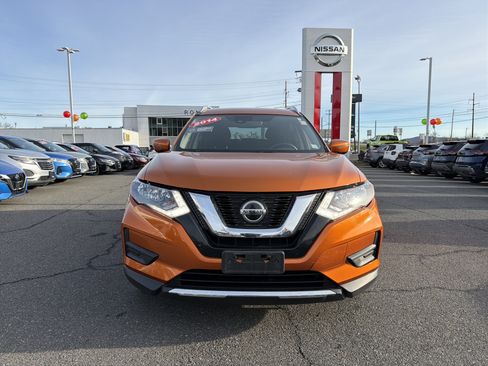 Certified 2019 Nissan Rogue SV image 2