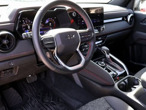 Used 2025 Chevrolet Colorado Z71 image 21