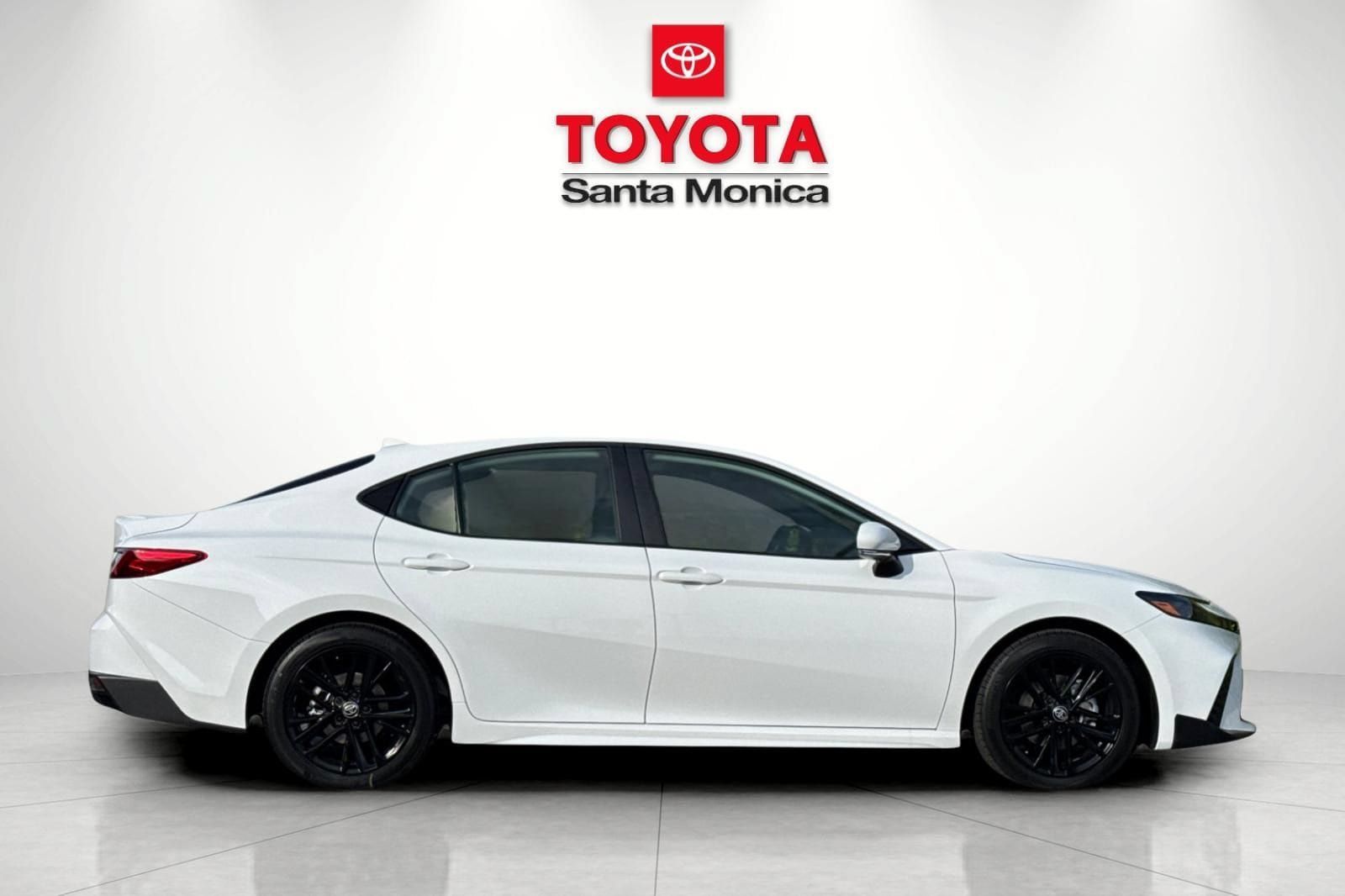 New 2026 Toyota Camry SE FWD image 2