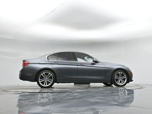 Used 2018 BMW 330e w/ Convenience Package image 54