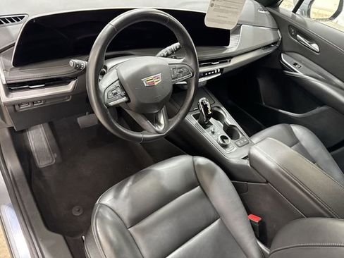 Certified 2025 Cadillac XT4 Premium Luxury image 10