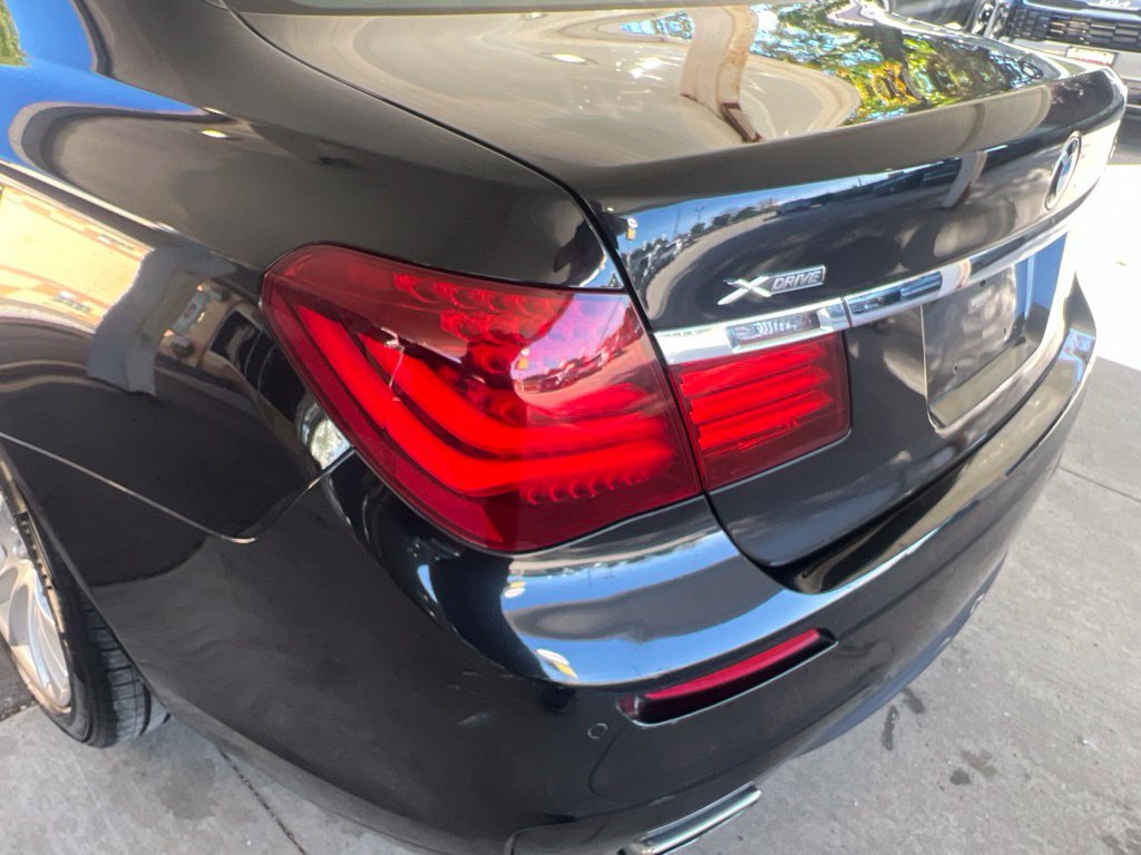 Used 2015 BMW 750Li xDrive AWD/4WD image 35
