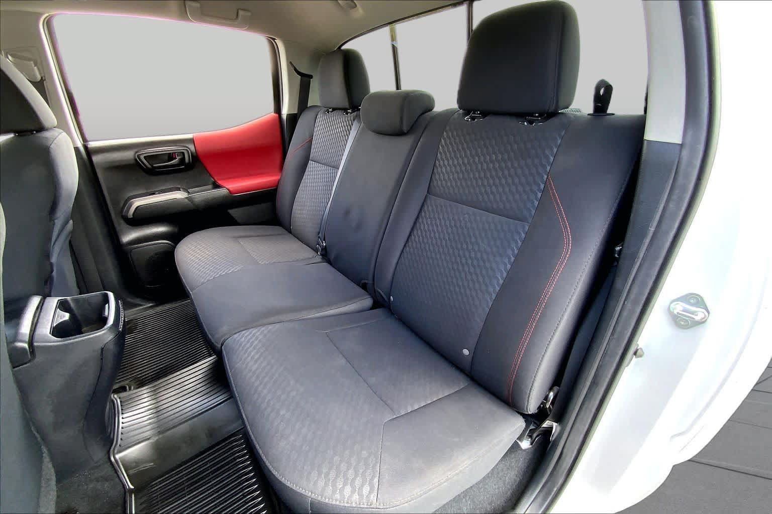 Used 2022 Toyota Tacoma SR5 AWD/4WD image 20