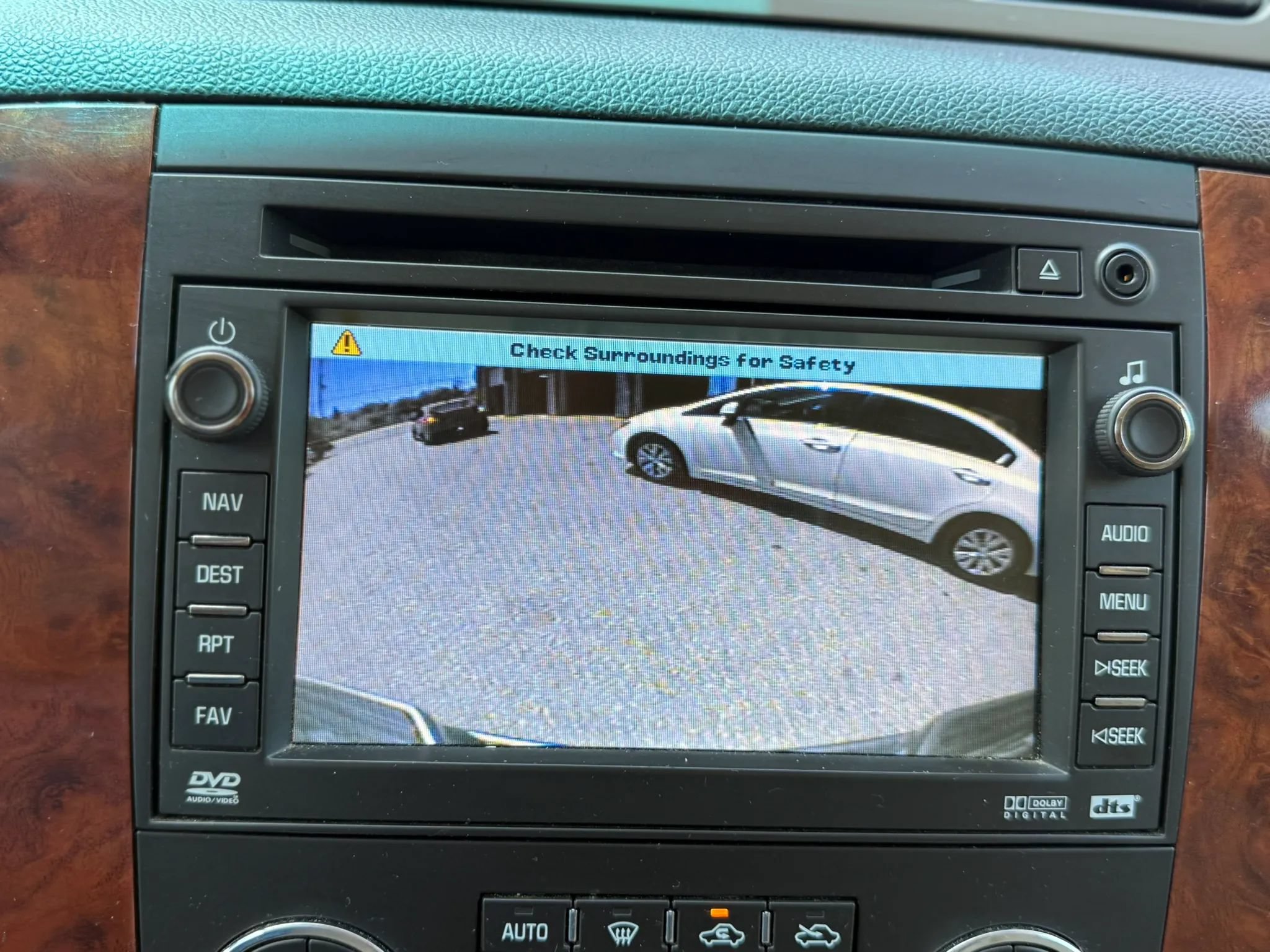 Used 2008 Chevrolet Avalanche LTZ w/ LTZ Preferred Equipment Group AWD/4WD image 24