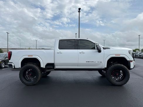 Used 2024 GMC Sierra 2500 Denali Ultimate AWD/4WD image 4