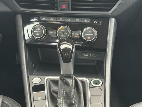 Used 2024 Volkswagen Jetta SE FWD image 18