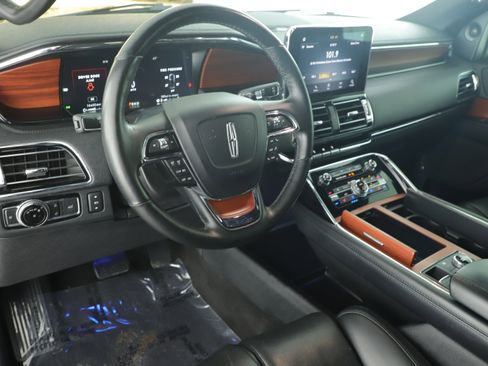 Used 2020 Lincoln Navigator 2WD image 12