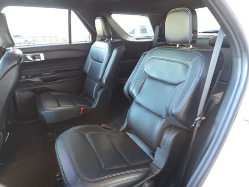 Used 2020 Ford Explorer XLT w/ Equipment Group 202A image 14