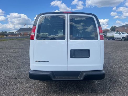 New 2025 Chevrolet Express 3500 Extended w/ Driver Convenience Package image 4