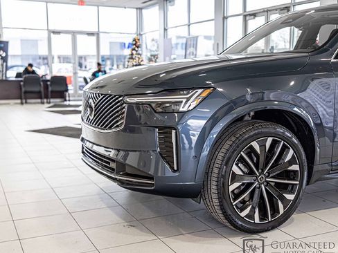 Used 2025 Volvo XC90 B6 Plus image 5