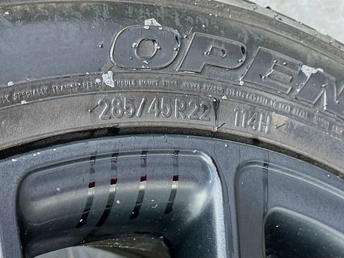 Used 2024 RAM 1500 Laramie AWD/4WD image 33