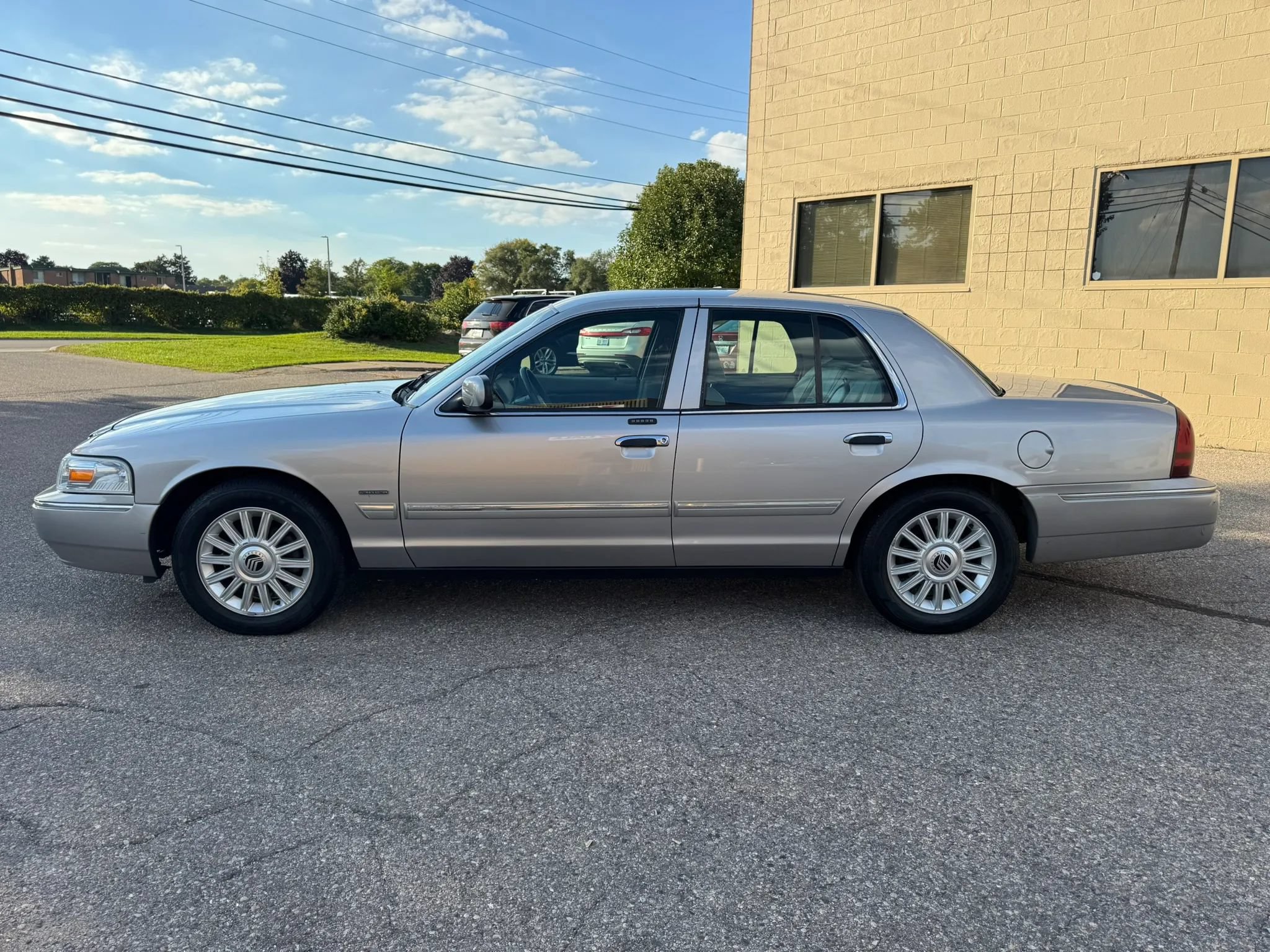 Used 2010 Mercury Grand Marquis LS RWD image 37