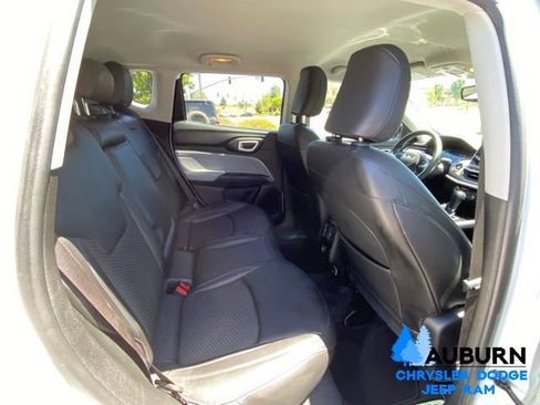 Used 2022 Jeep Compass Latitude FWD image 15