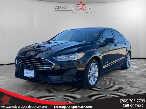 Used 2019 Ford Fusion SE image 1