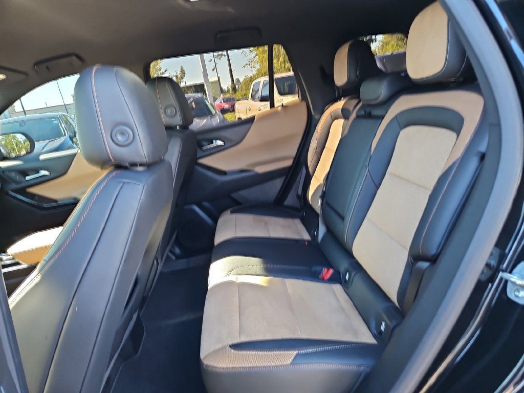 Used 2025 Chevrolet Equinox ACTIV FWD image 17