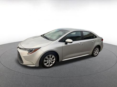 Used 2025 Toyota Corolla LE image 11