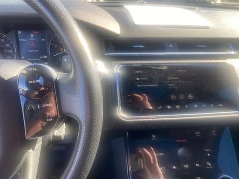 Used 2019 Land Rover Range Rover Velar image 13