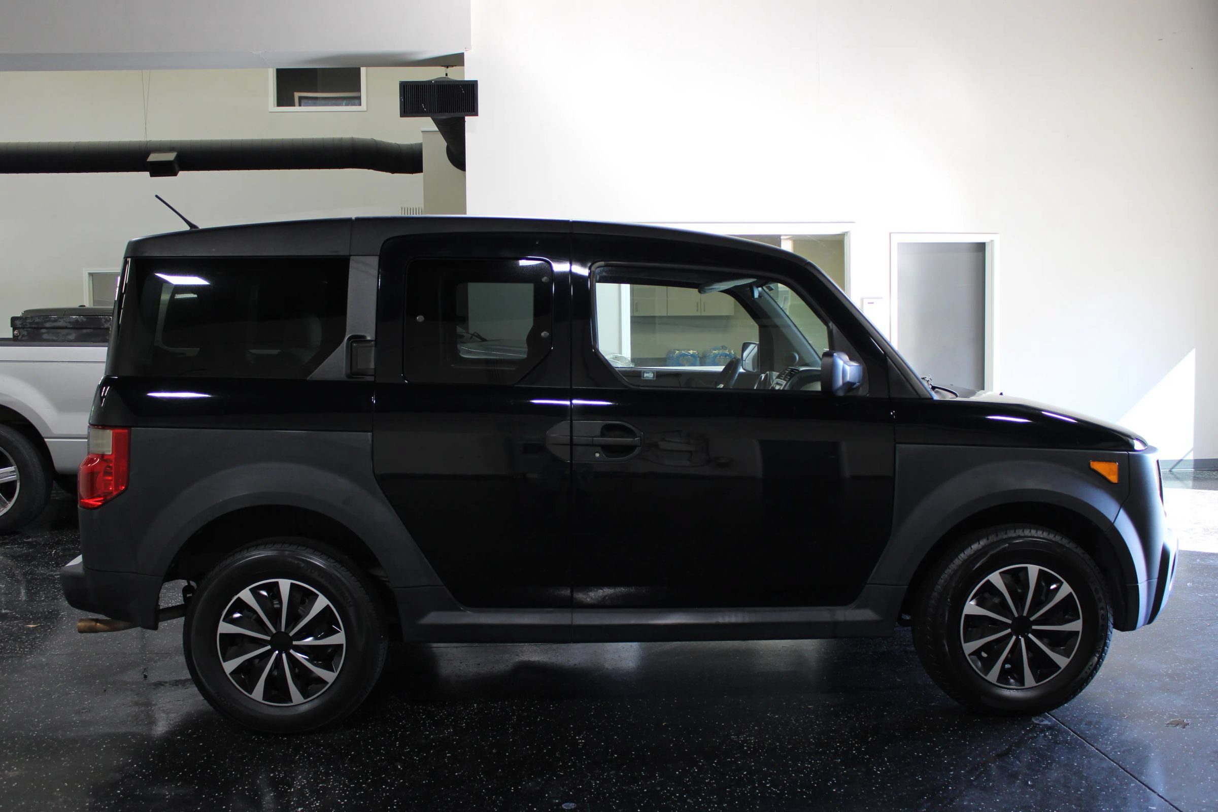 Used 2007 Honda Element LX image 2