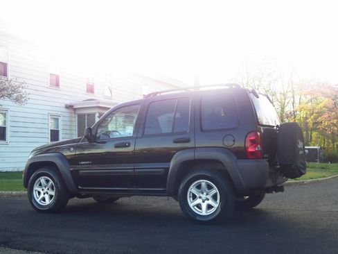 Used 2004 Jeep Liberty Sport w/ PWR Convenience Group image 3